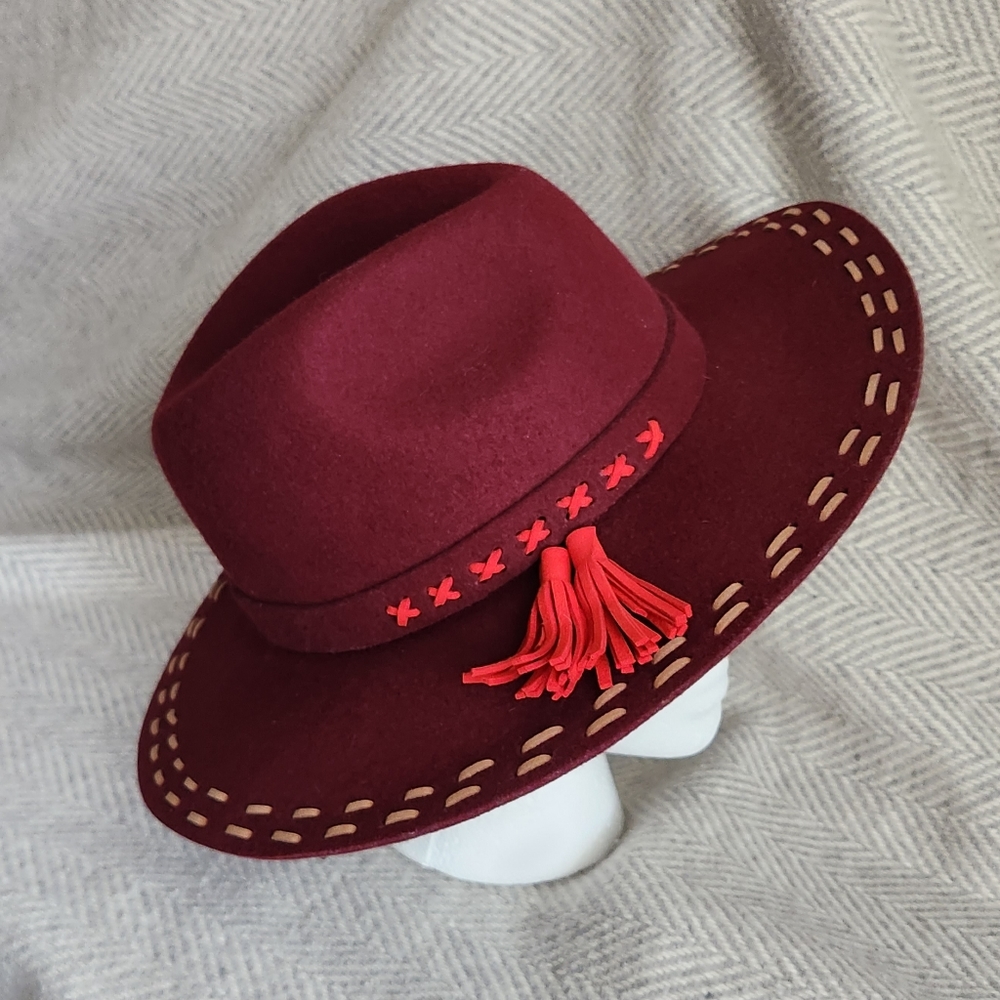 Women's Vince Camuto wool winter/festival hat